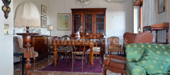 3 bedrooms Apartment in Rome, Italy No. 276380 2