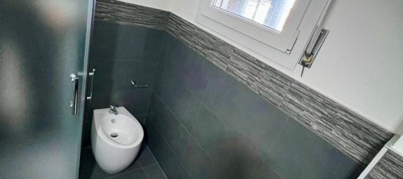 3 rooms Apartment in Modena, Italy No. 267501 9