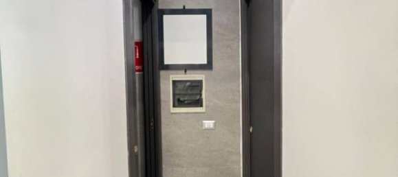 2 rooms Commercial property in Naples, Italy No. 258271 7