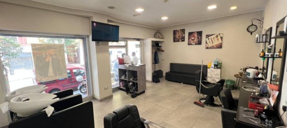 2 rooms Commercial property in Naples, Italy No. 258271 3