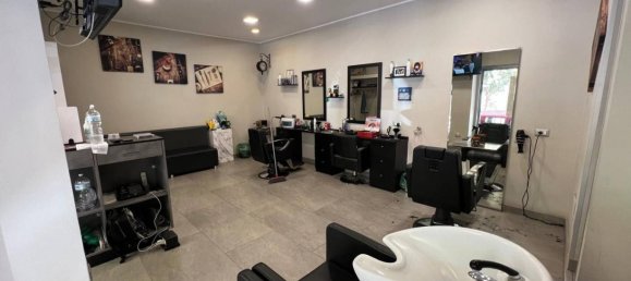 2 rooms Commercial property in Naples, Italy No. 258271 6