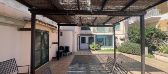 5 rooms Apartment in Anzio, Italy No. 48602 48