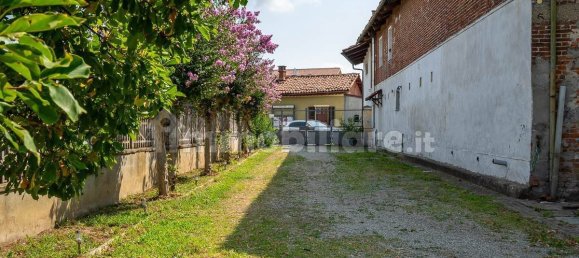 2 bedrooms Villa in Moncalieri, Italy No. 335437 6