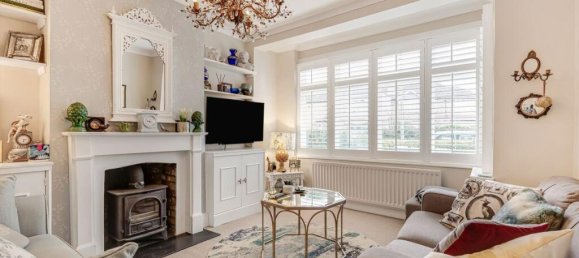 4 bedrooms House in Surbiton, United Kingdom No. 10226 10