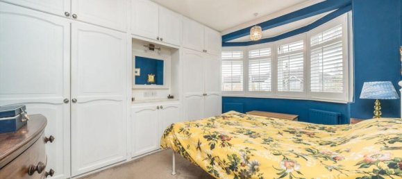 4 bedrooms House in Surbiton, United Kingdom No. 10226 5