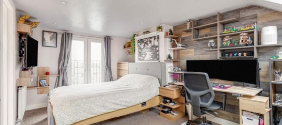 4 bedrooms House in Surbiton, United Kingdom No. 10226 6