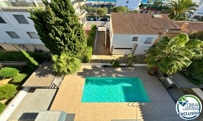 Apartamento de 2 dormitorios en Roses, Spain No. 110506