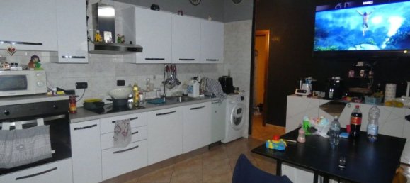 Квартира с 4 комнатами в Турин, Италия № 47625 4