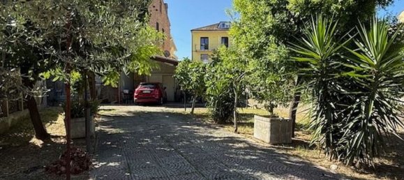 Дом с 7 комнатами в Торре де Пассери, Италия № 283464 13