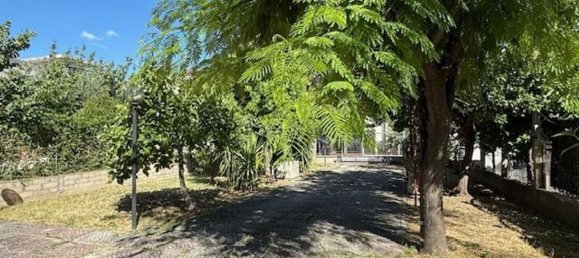 Дом с 7 комнатами в Торре де Пассери, Италия № 283464 9