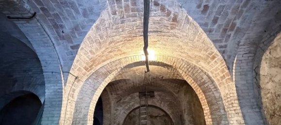 Дом с 7 комнатами в Торре де Пассери, Италия № 283464 28