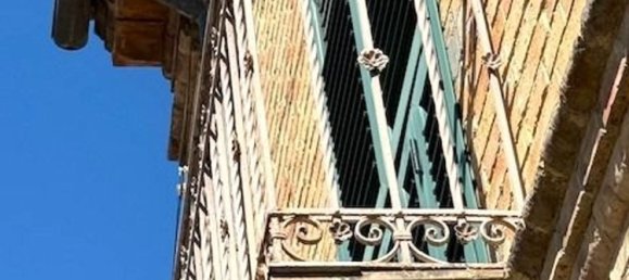 Дом с 7 комнатами в Торре де Пассери, Италия № 283464 23