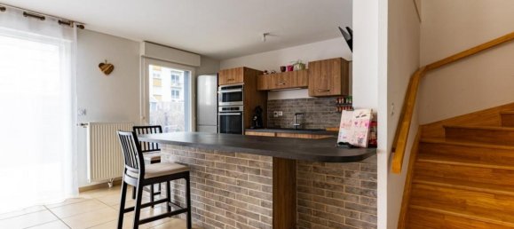 2 bedrooms House in Dijon, France No. 204260 2