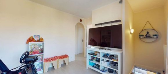 3 bedrooms House in Coubron, France No. 358515 7