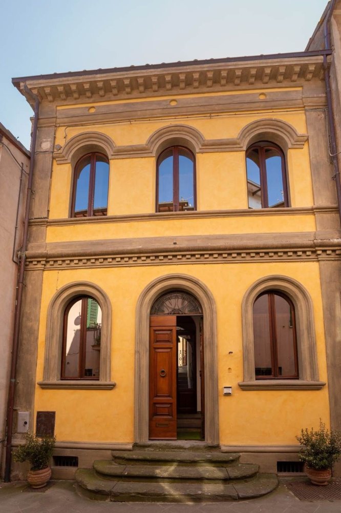 5 bedrooms Apartment in Castiglione del Lago, Italy No. 335817