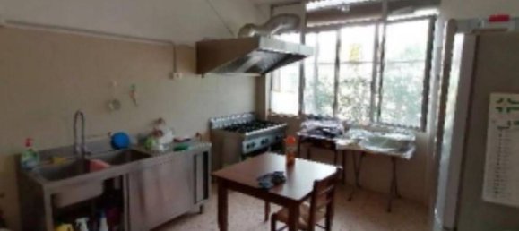 692m² Commercial property in Syracuse, Italy No. 282148 5