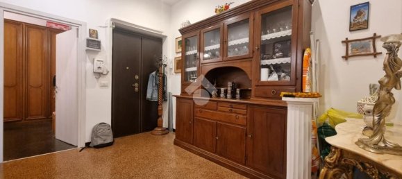 Квартира с 4 комнатами в Генуя, Италия № 233609 2