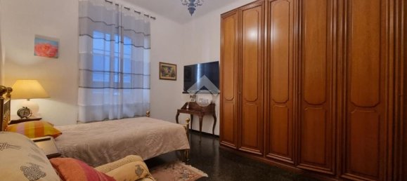 Квартира с 4 комнатами в Генуя, Италия № 233609 3