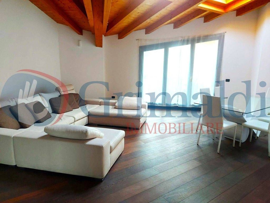 Penthouse T3 em Lissone, Italy N.º 178140