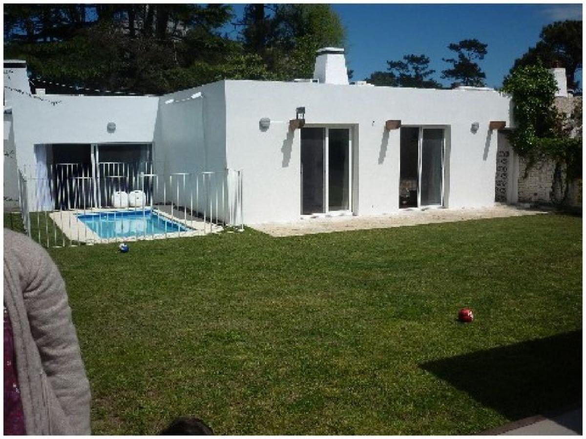 3 bedrooms House in Maldonado, Uruguay No. 7124