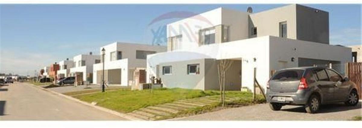 2 bedrooms House in Tigre, Argentina No. 11959