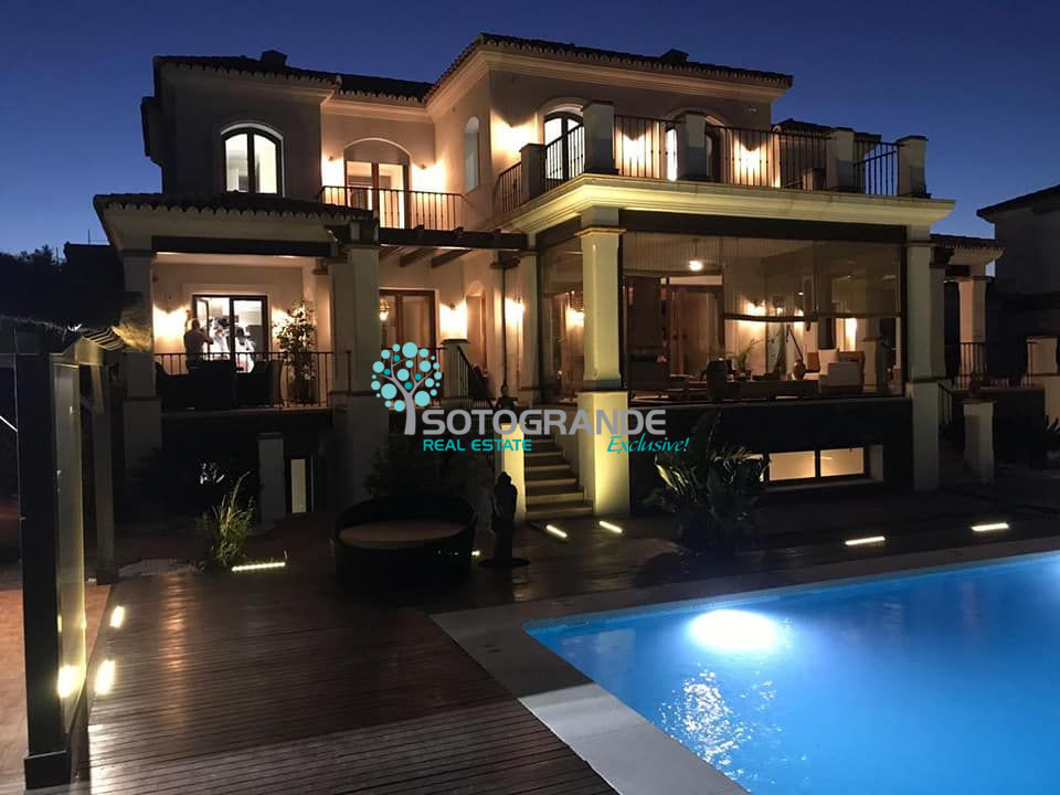 6 chambres Villa à Chullera, Spain No. 99539