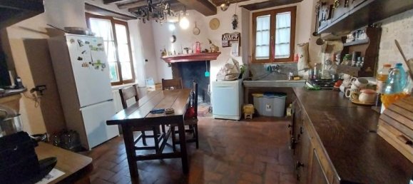 8 rooms House in Pietrasanta, Italy No. 233851 12