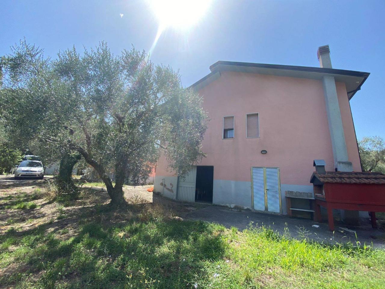 5 rooms House in Buccino, Italy No. 113584