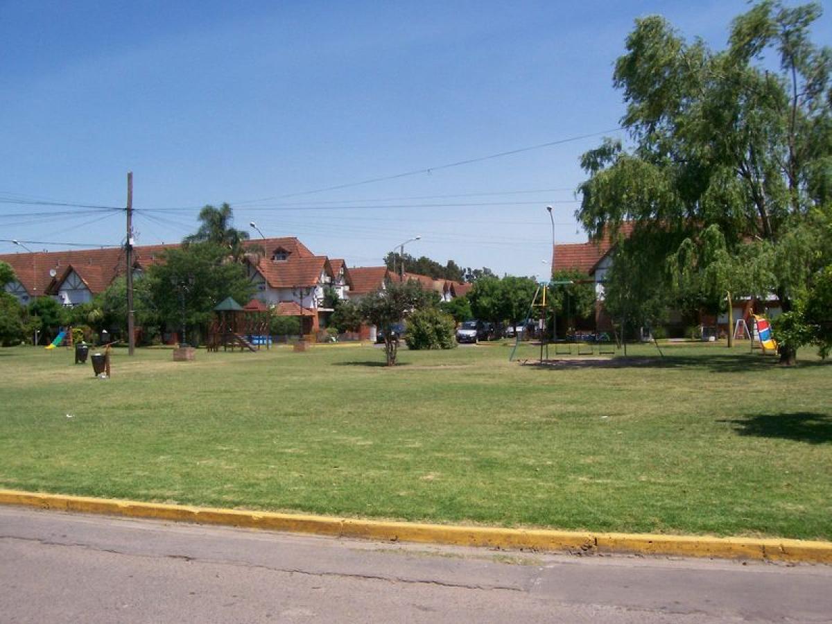 3 غرف نوم منزل في Almirante Brown, Argentina رقم 95972