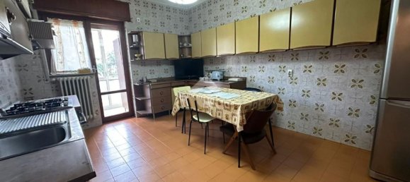 5-salle Appartement à Foggia, Italy No. 117252 7