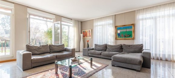 4 bedrooms House in Saint-Maur-des-Fosses, France No. 165719 2