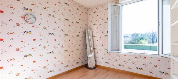 4 bedrooms House in Saint-Maur-des-Fosses, France No. 165719 9