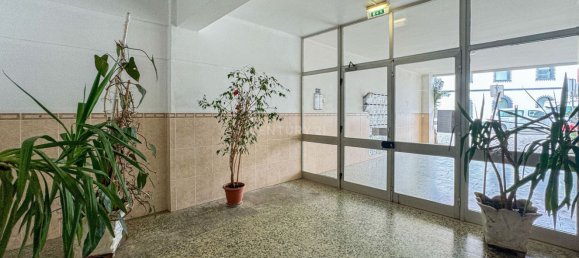 65m² Commercial property in Portimao, Portugal No. 153100 16