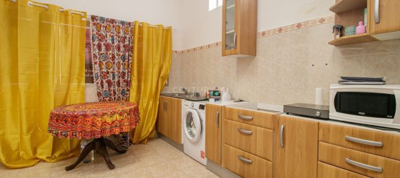 65m² Commercial property in Portimao, Portugal No. 153100 10