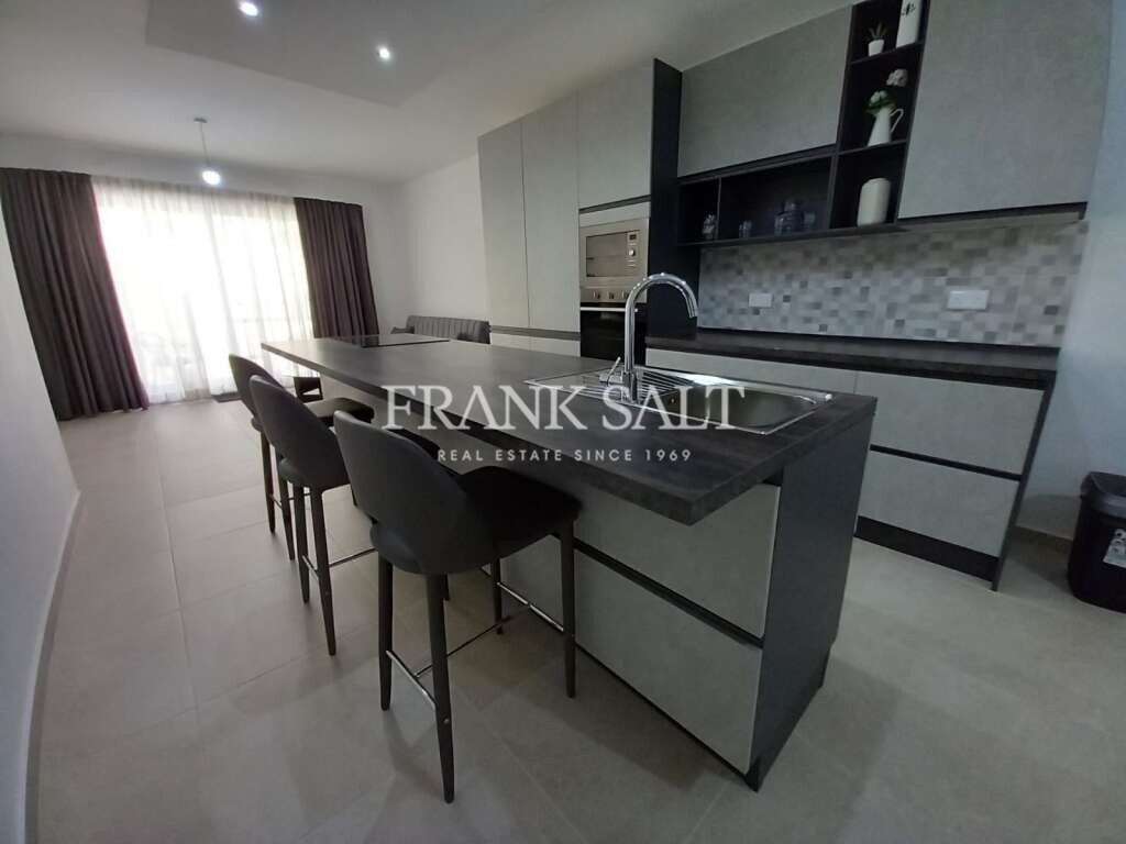 3 bedrooms Apartment in Marsalforn, Malta No. 6190