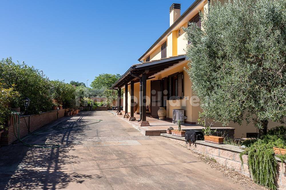 3 bedrooms Villa in Magliano Romano, Italy No. 350299