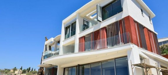 3 bedrooms Villa in Chloraka, Cyprus No. 32198 4