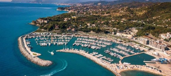 3غرفة شقة في Varazze, Italy رقم 222108 30