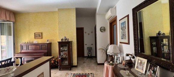 3غرفة شقة في Carimate, Italy رقم 22413 18