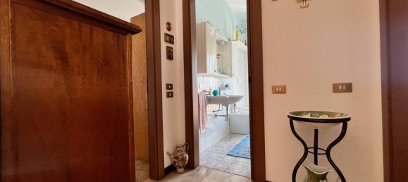 3غرفة شقة في Carimate, Italy رقم 22413 40