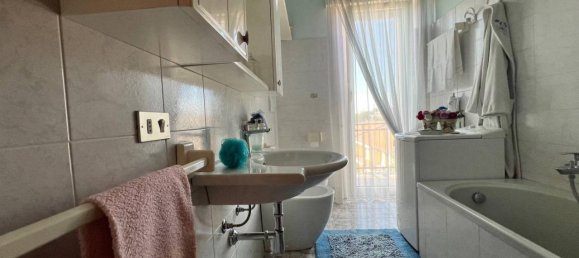 3غرفة شقة في Carimate, Italy رقم 22413 46