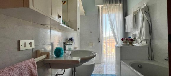 3غرفة شقة في Carimate, Italy رقم 22413 38