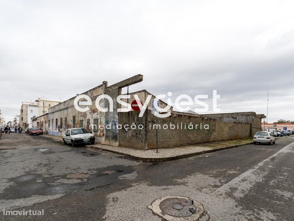 Edificio de 9 dormitorios en Vila Real de Santo Antonio, Portugal No. 72850