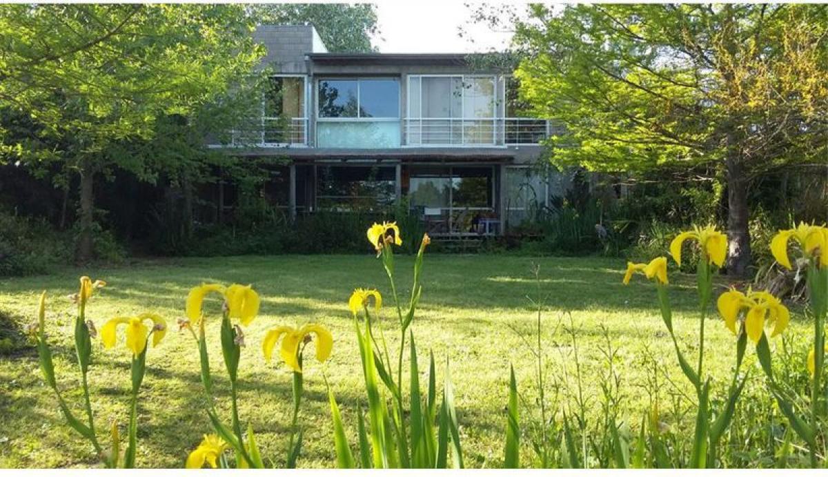 3 bedrooms House in Tigre, Argentina No. 100436