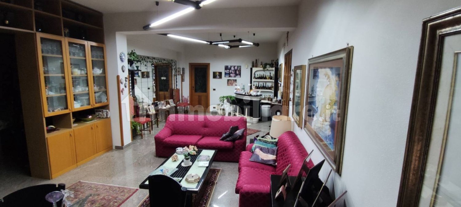3 bedrooms Apartment in Reggio Calabria, Italy No. 340123
