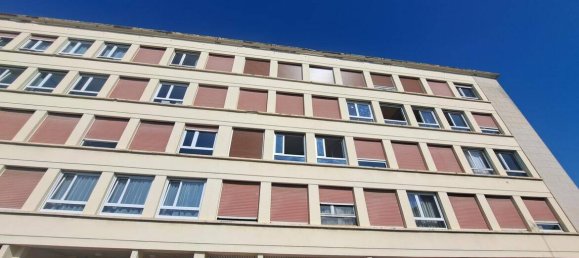 Studio in Reims, France No. 220946 6