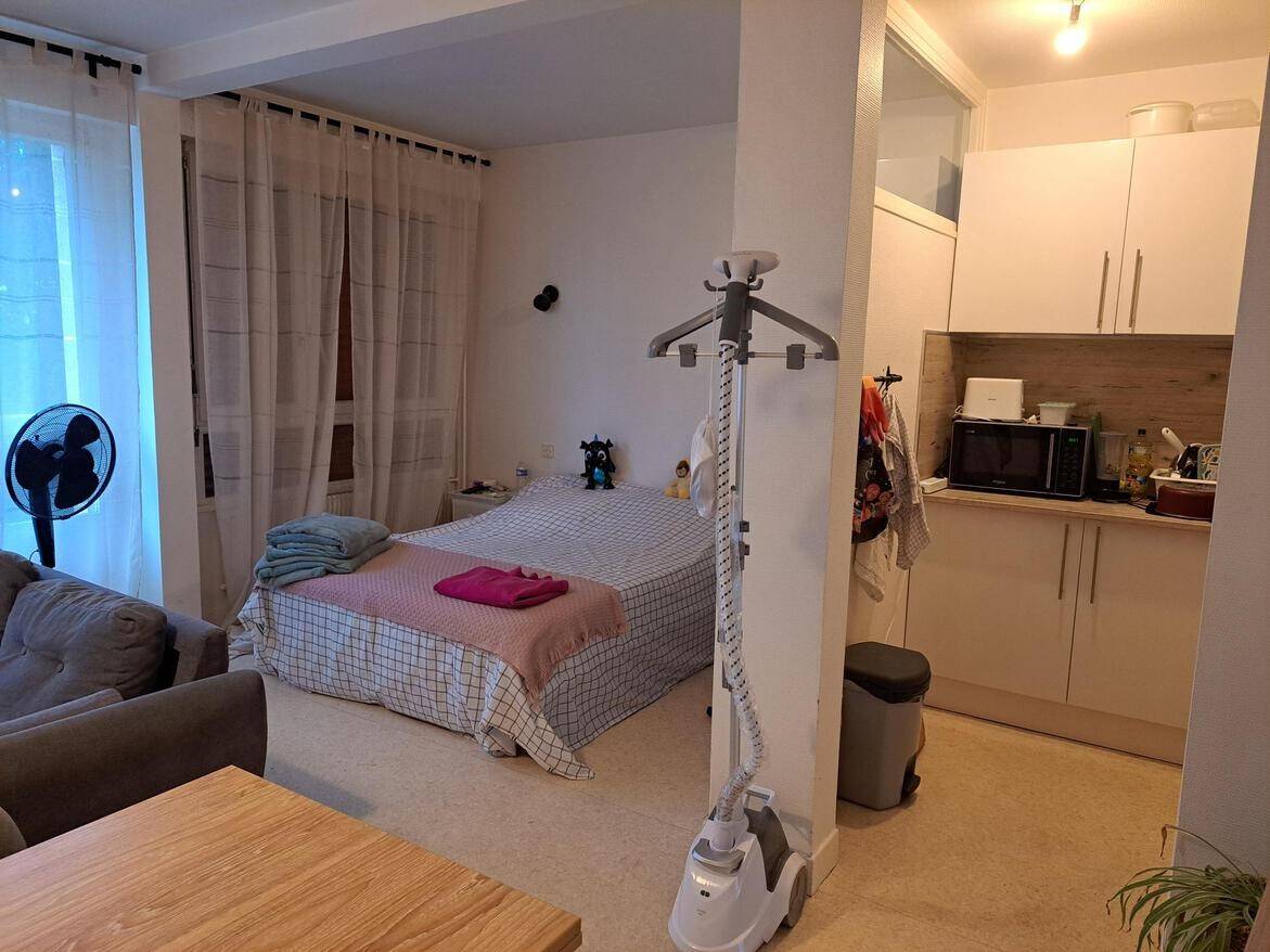 Studio in Reims, France No. 220946