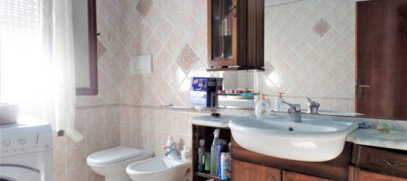 Casa de 3 habitaciónes en Mira, Italy No. 179338 2