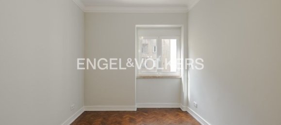 3 bedrooms Apartment in Lisbon, Portugal No. 13052 10