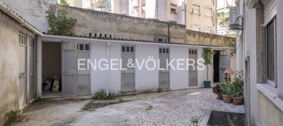 3 bedrooms Apartment in Lisbon, Portugal No. 13052 22